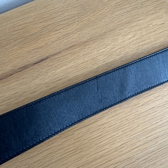 100% Authentic Black Leather Gucci Belt with Antiqued Brass Hardware main image 7